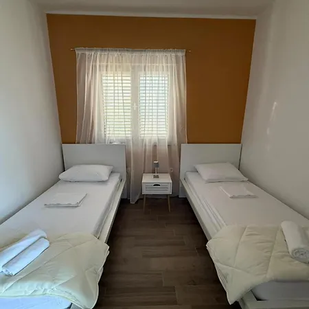 By The Sea Pirovac, Sibenik - 15403 アパート *